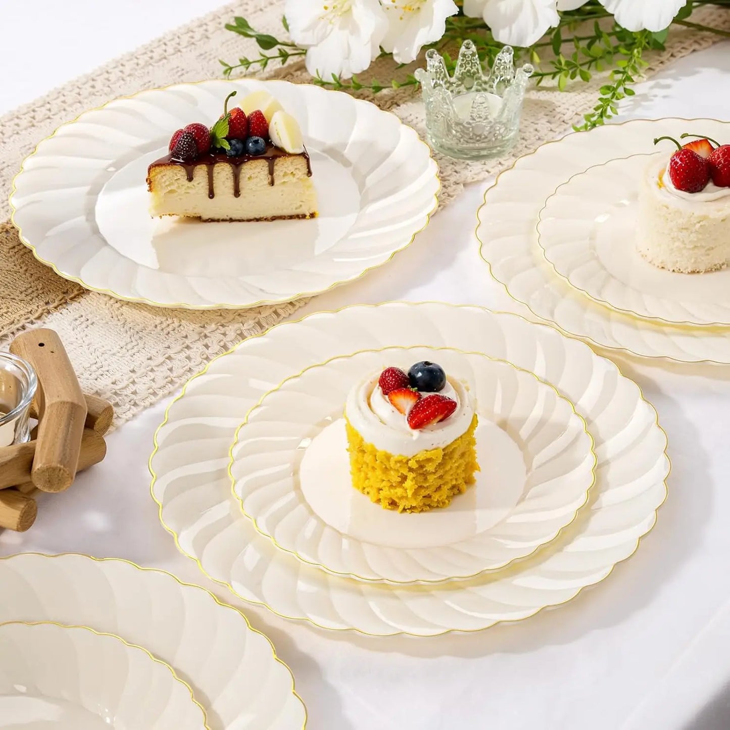 Scalloped Plastic Plates With Silverware Disposable Dinnerware Set